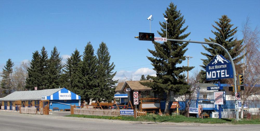 Blue Mountain Motel Pincher Creek Εξωτερικό φωτογραφία