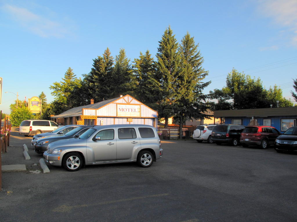 Blue Mountain Motel Pincher Creek Εξωτερικό φωτογραφία