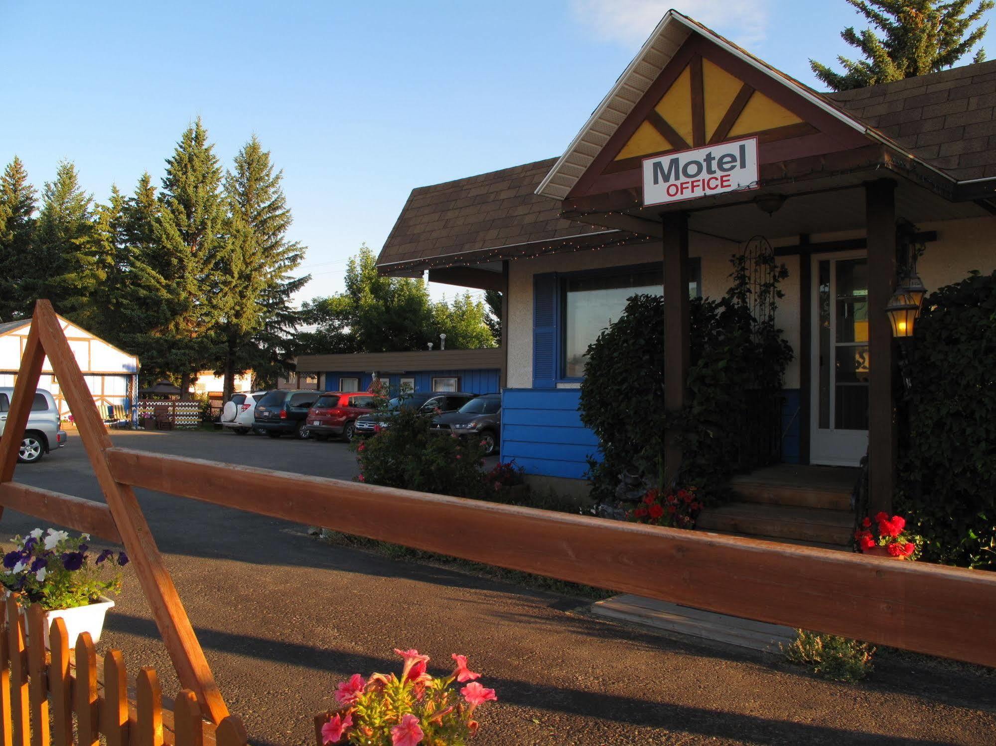 Blue Mountain Motel Pincher Creek Εξωτερικό φωτογραφία