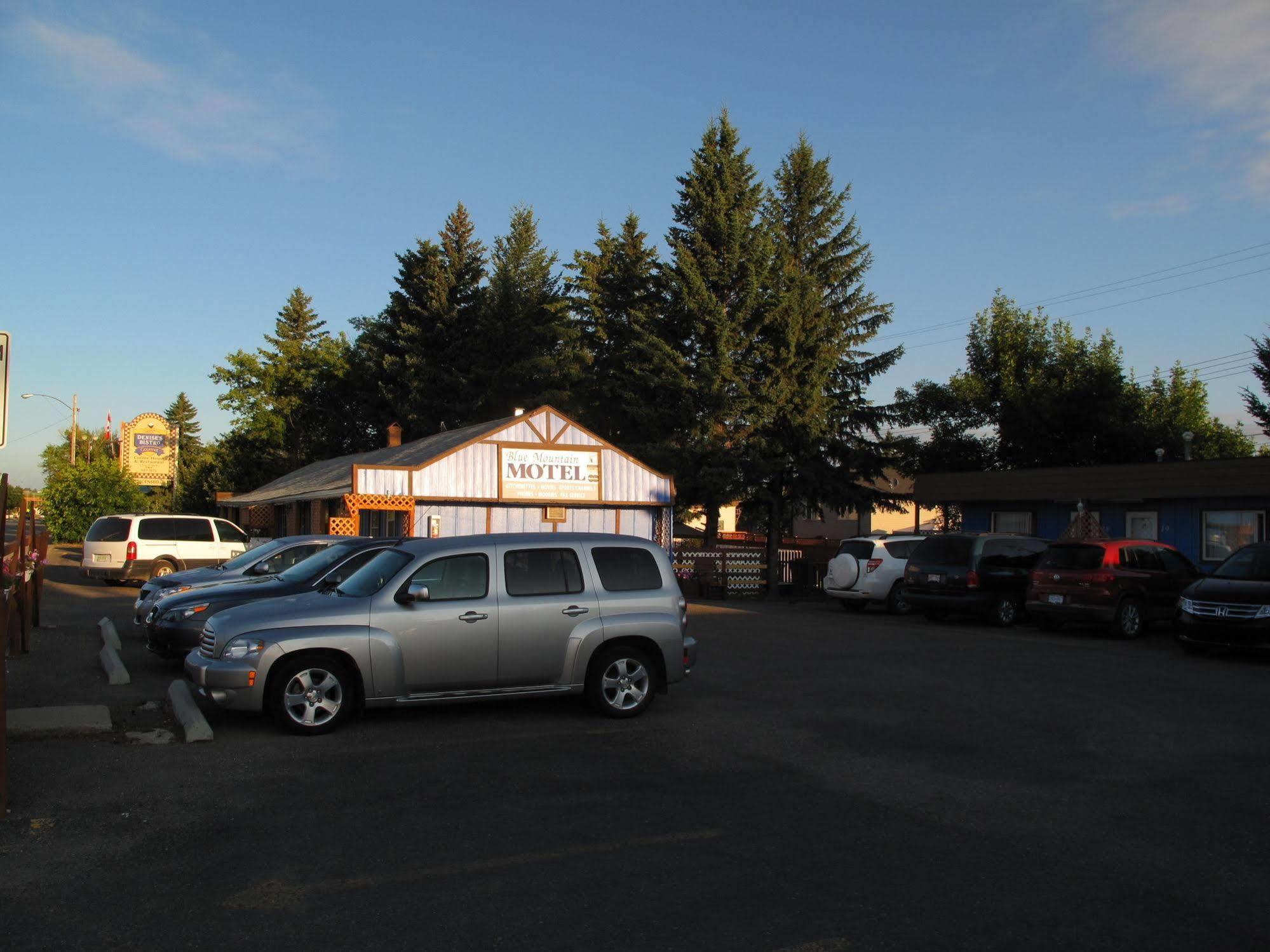 Blue Mountain Motel Pincher Creek Εξωτερικό φωτογραφία